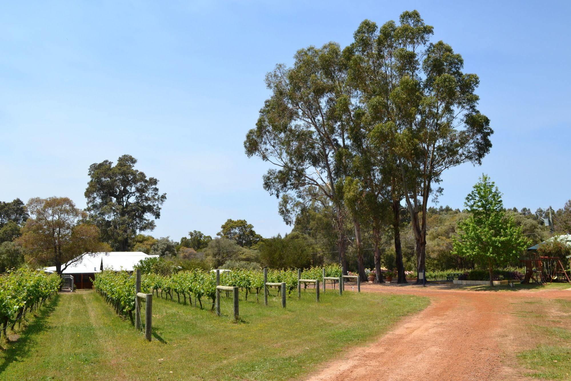 Island Brook Estate Winery And Chalets Margaret River Екстер'єр фото