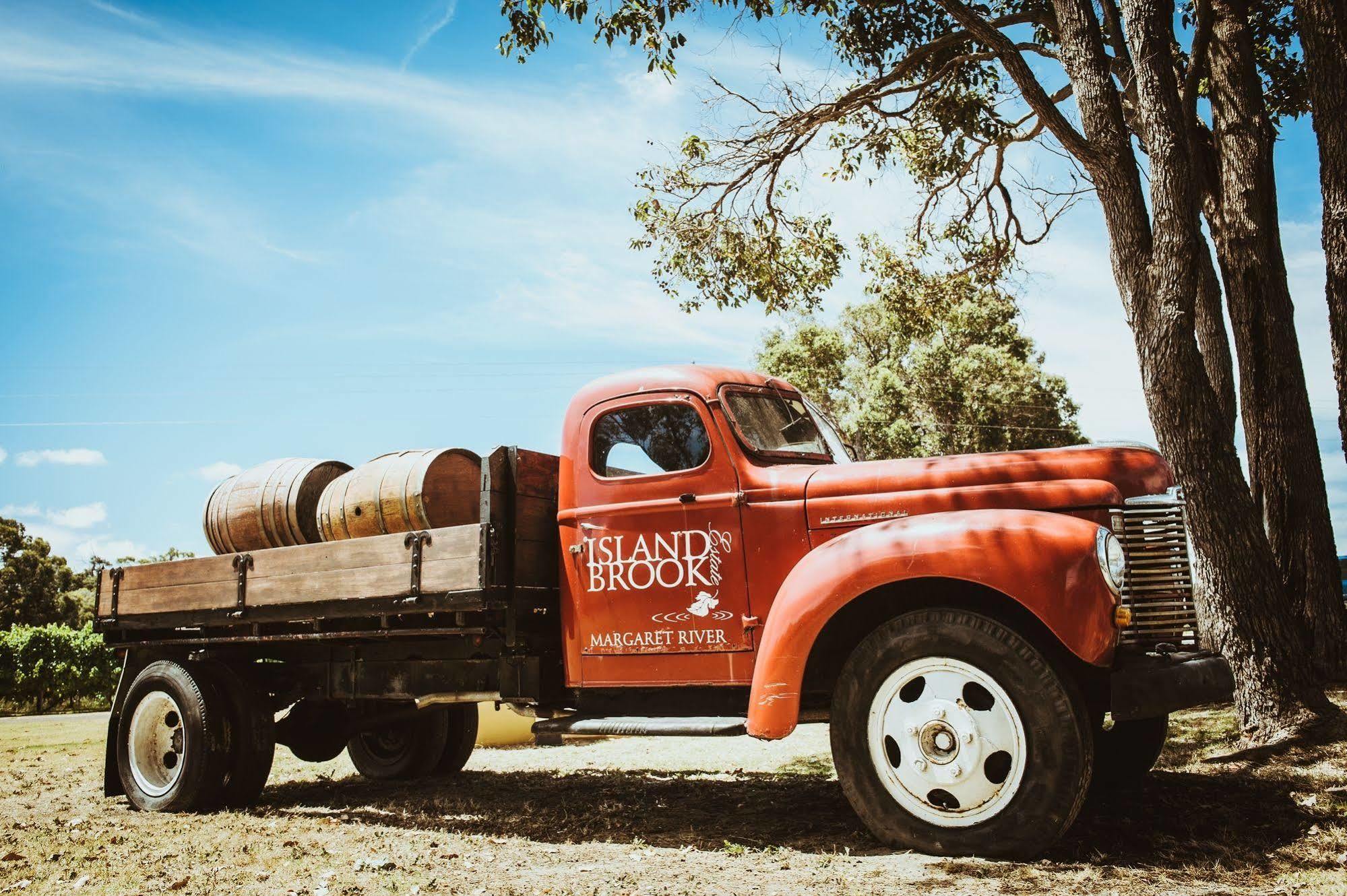 Island Brook Estate Winery And Chalets Margaret River Екстер'єр фото